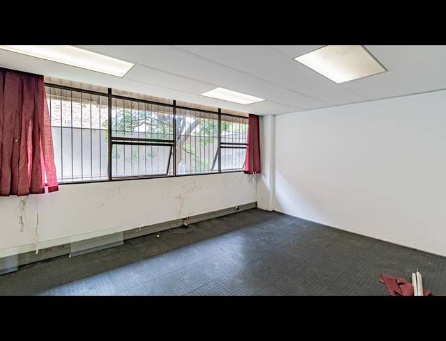 338M² OFFICE FOR SALE IN FERNDALE
